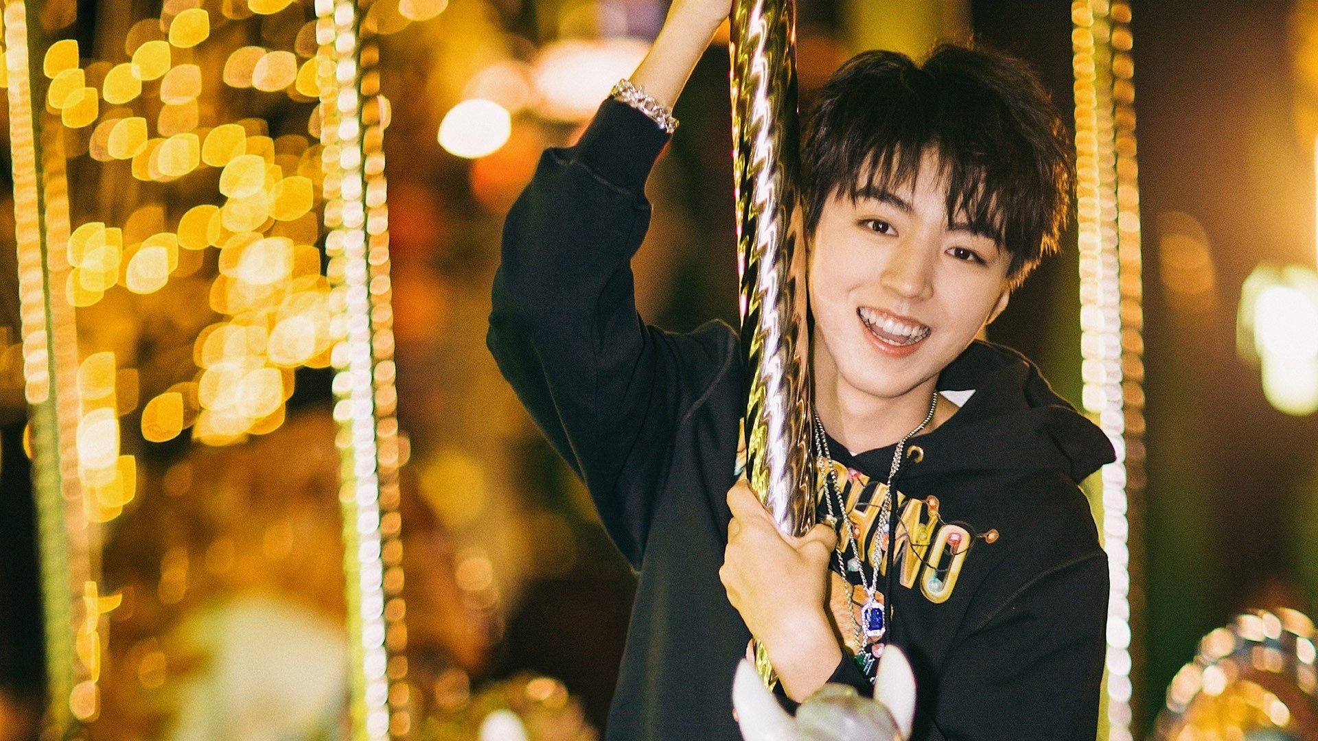 kaiyun中国官方网站-某队球员受伤退出赛场，球迷担心不已，某一队员受伤或生病不能继续比赛时,首先必须